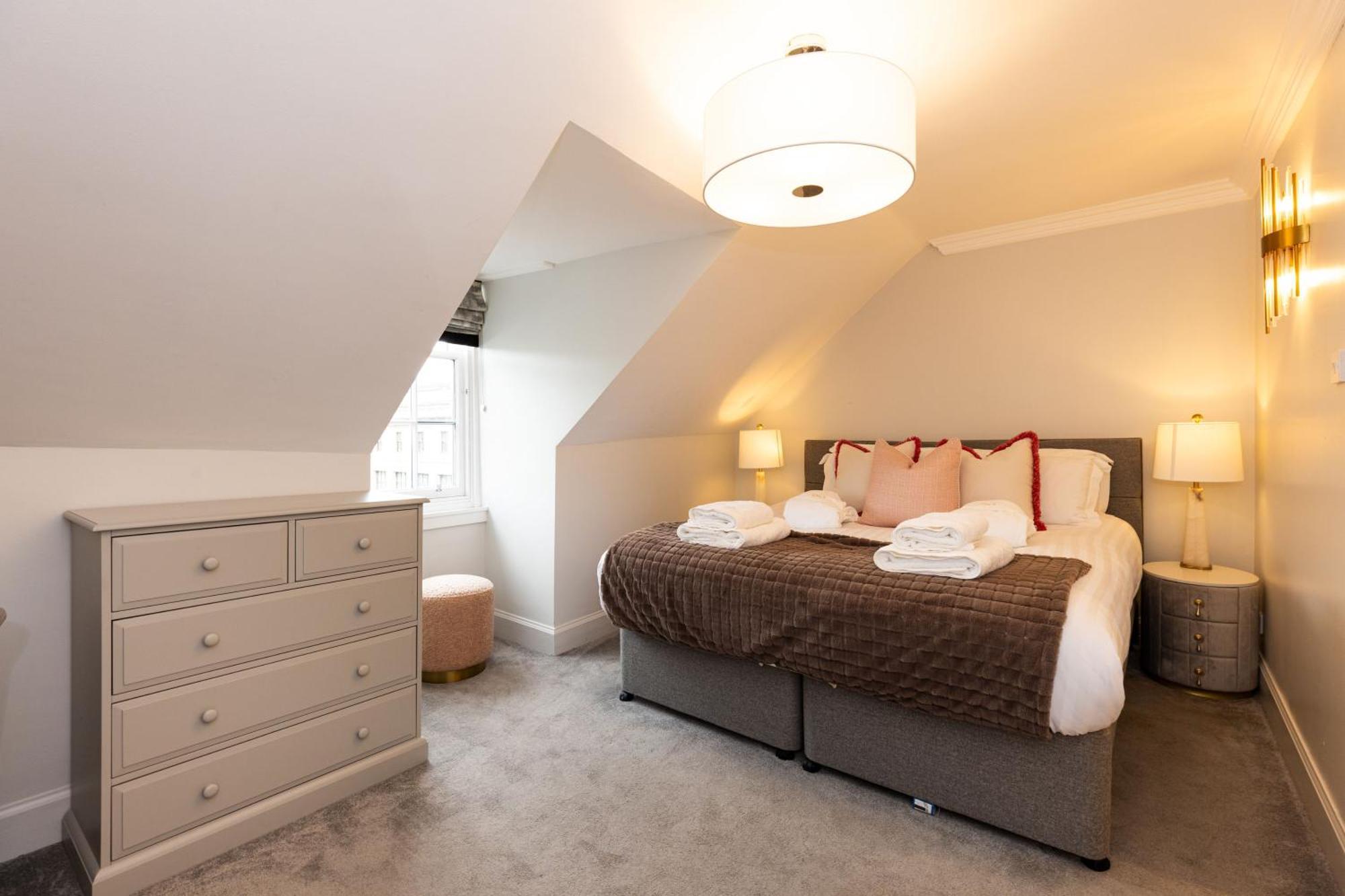 Righ Properties - Luxurious City Centre Three Bedroom Apartment Edinburg Exteriör bild