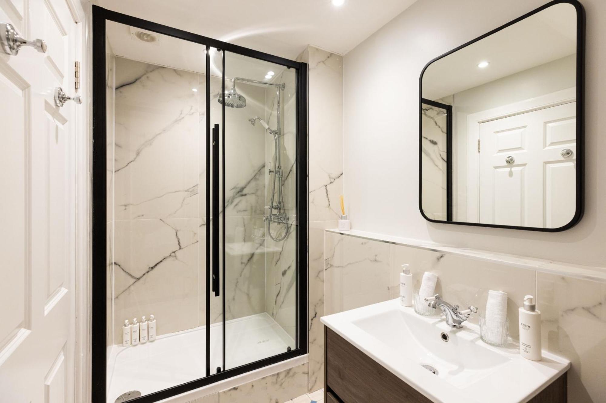 Righ Properties - Luxurious City Centre Three Bedroom Apartment Edinburg Exteriör bild