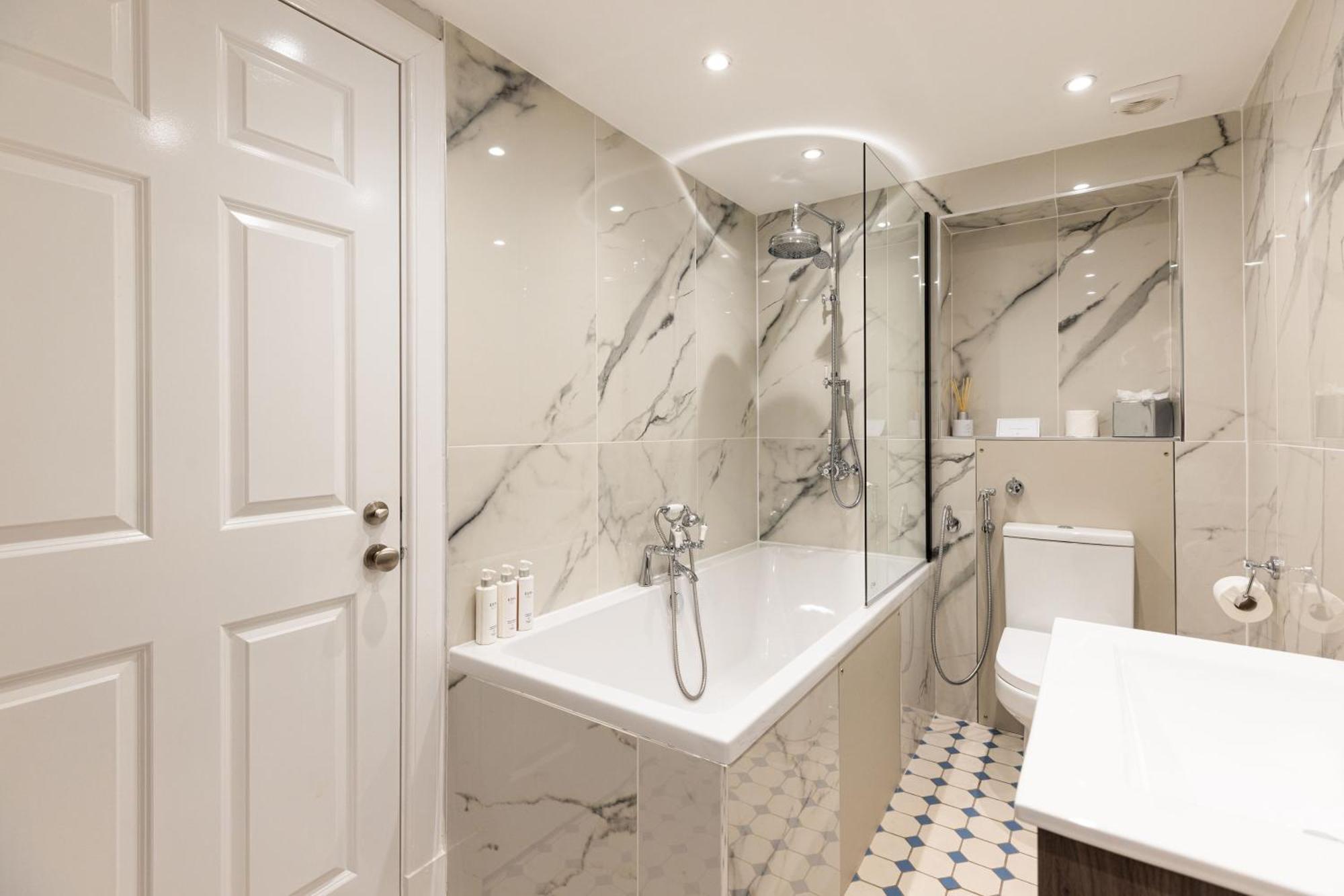 Righ Properties - Luxurious City Centre Three Bedroom Apartment Edinburg Exteriör bild