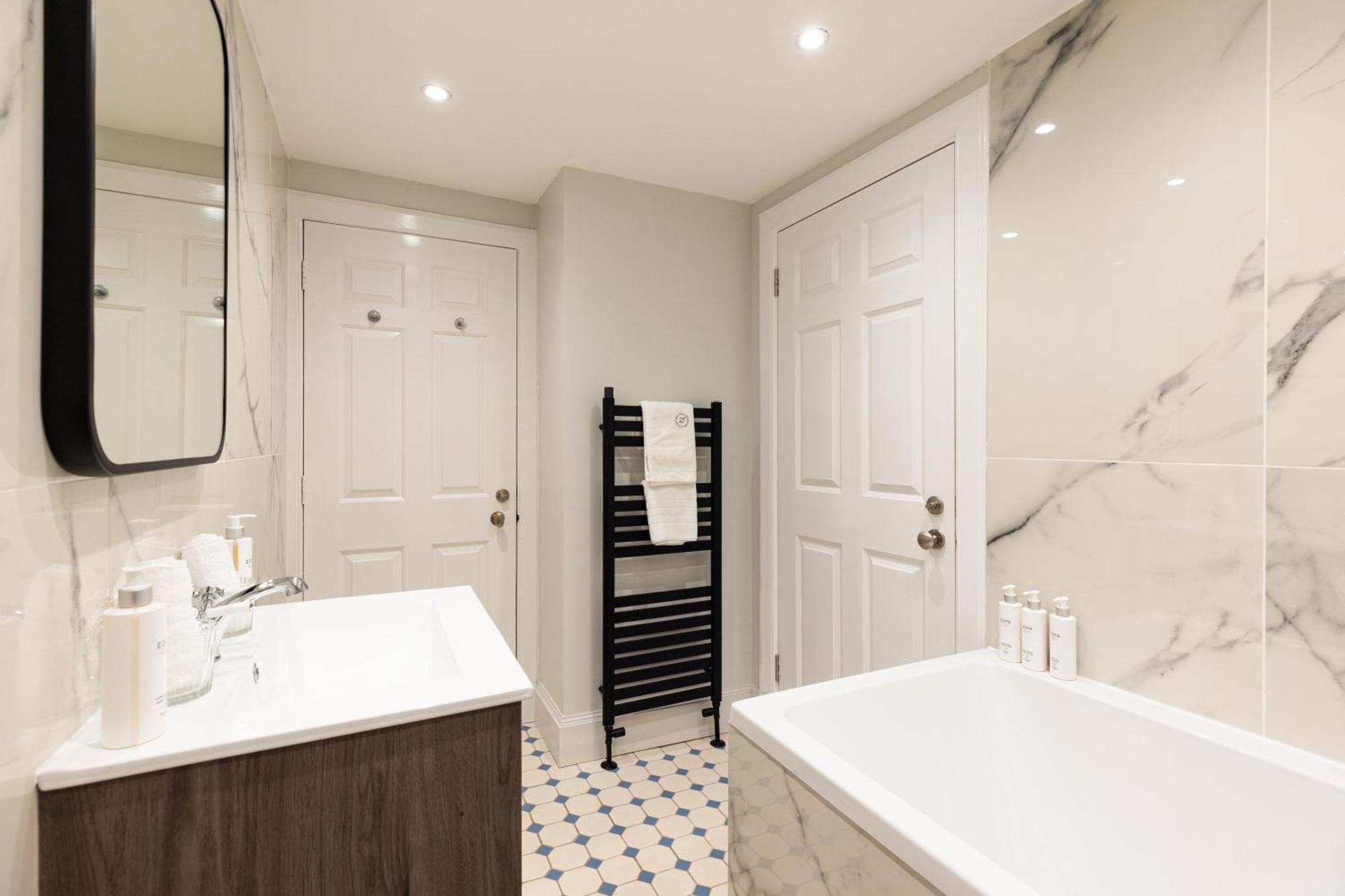 Righ Properties - Luxurious City Centre Three Bedroom Apartment Edinburg Exteriör bild